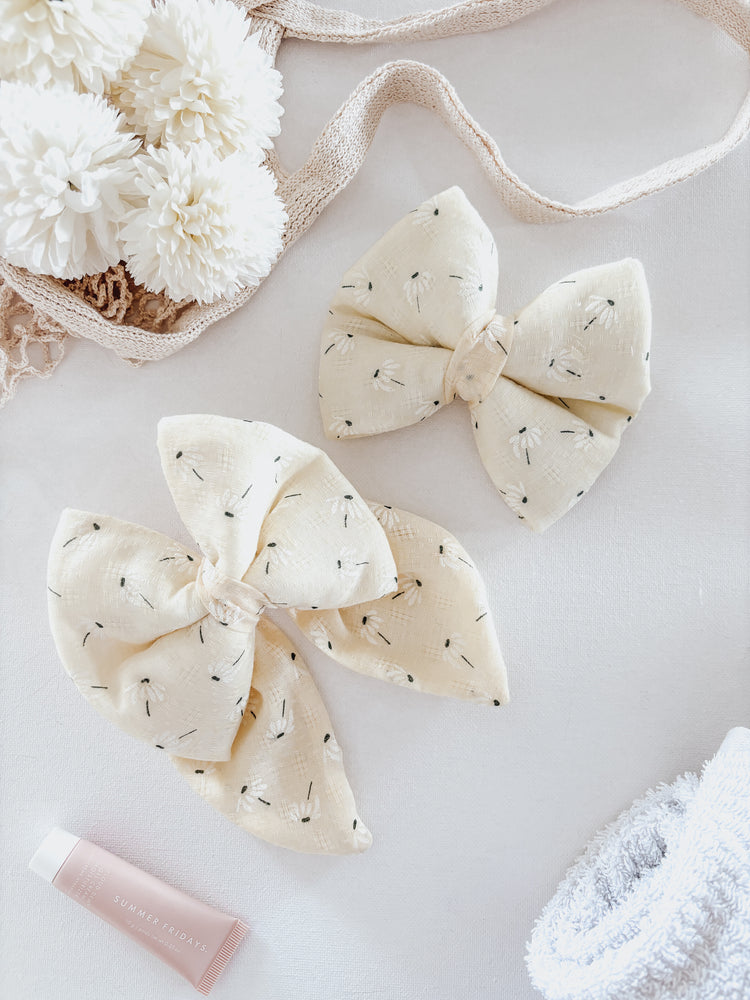 Yellow Daisy Knit Over The Collar Dog Bow