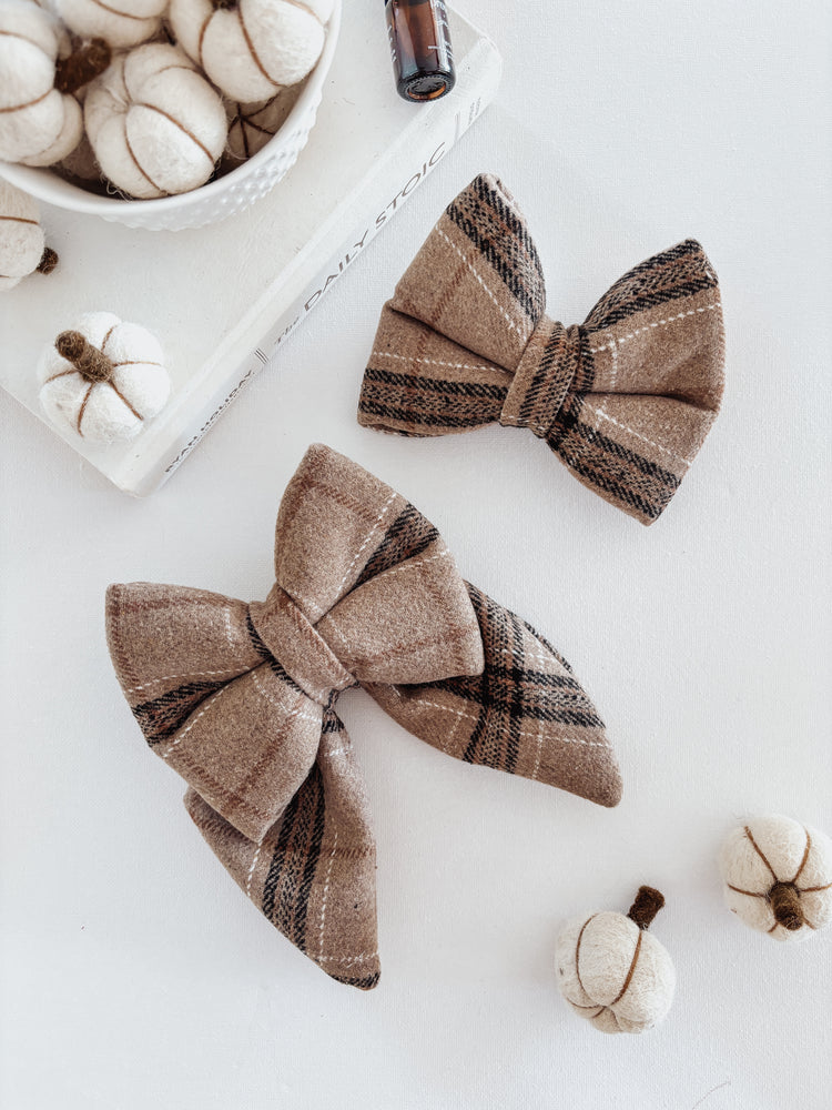 Brown Plaid Knit Over The Collar Dog Bow