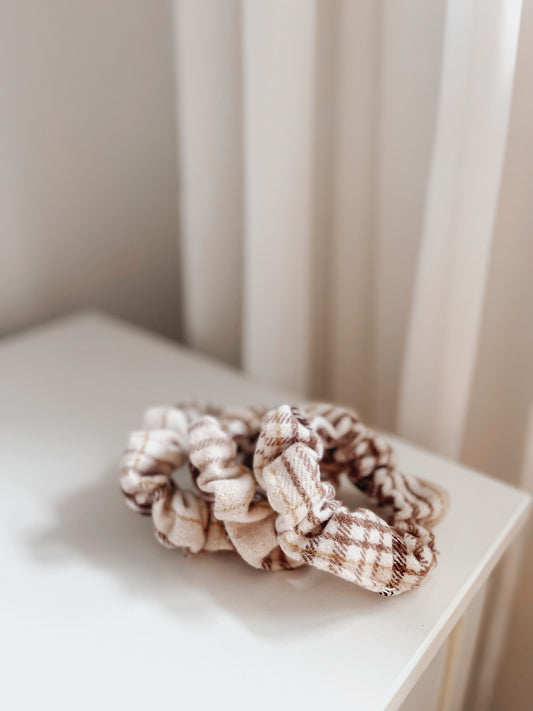 Light Beige Plaid Knit Scrunchie