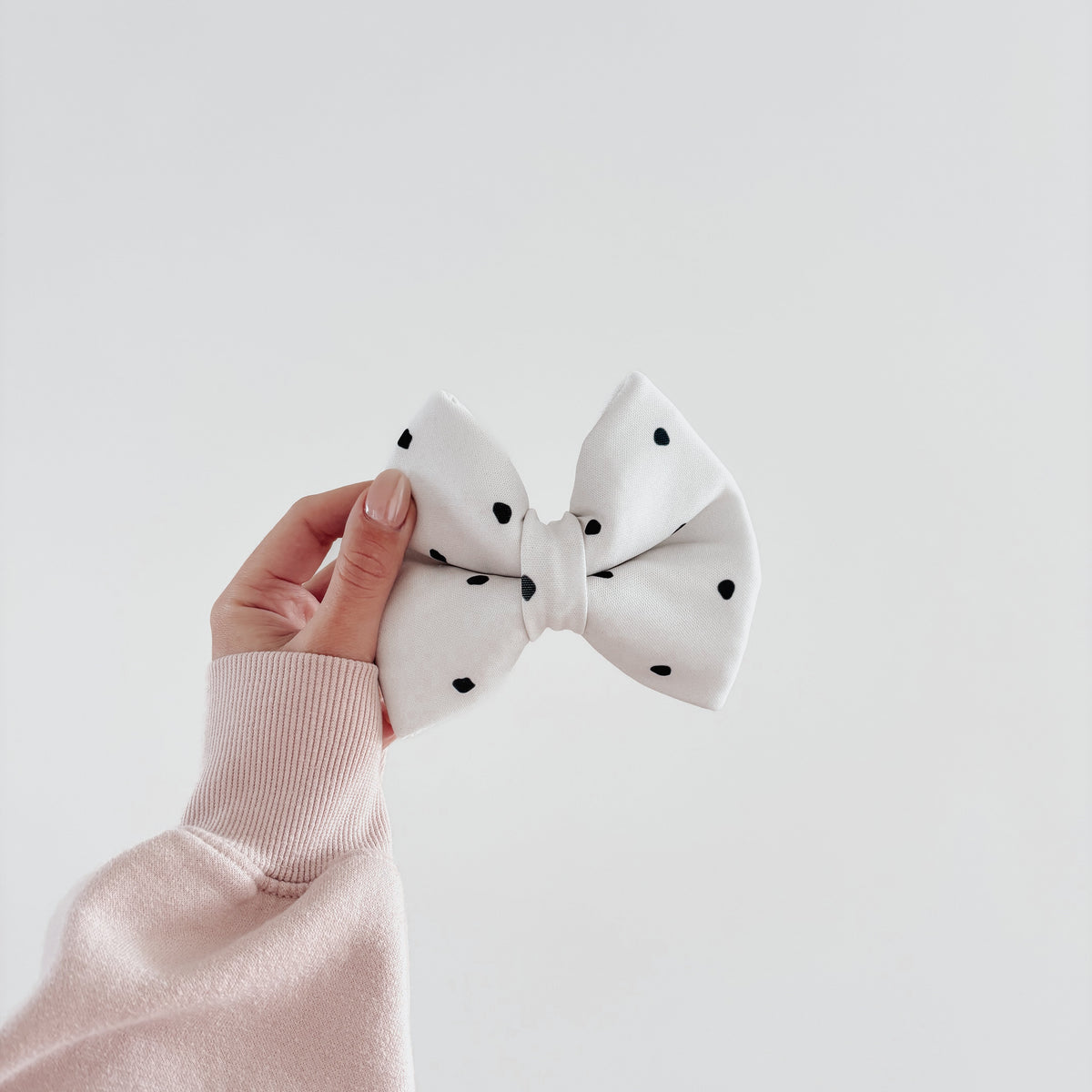 Black and White Polkadot Classic Dog Bow
