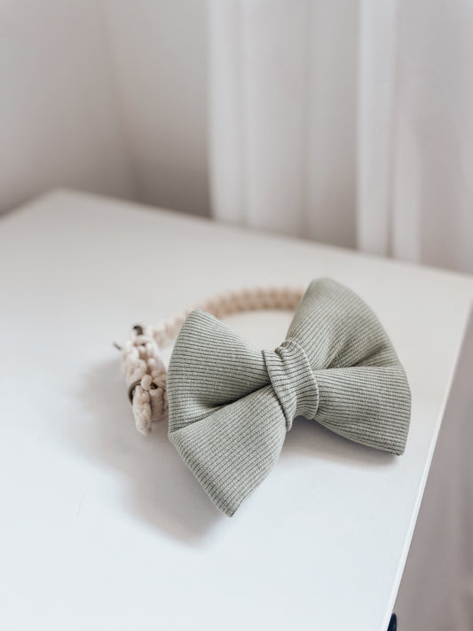 Green Ribbed Knit Over The Collar Dog Bow