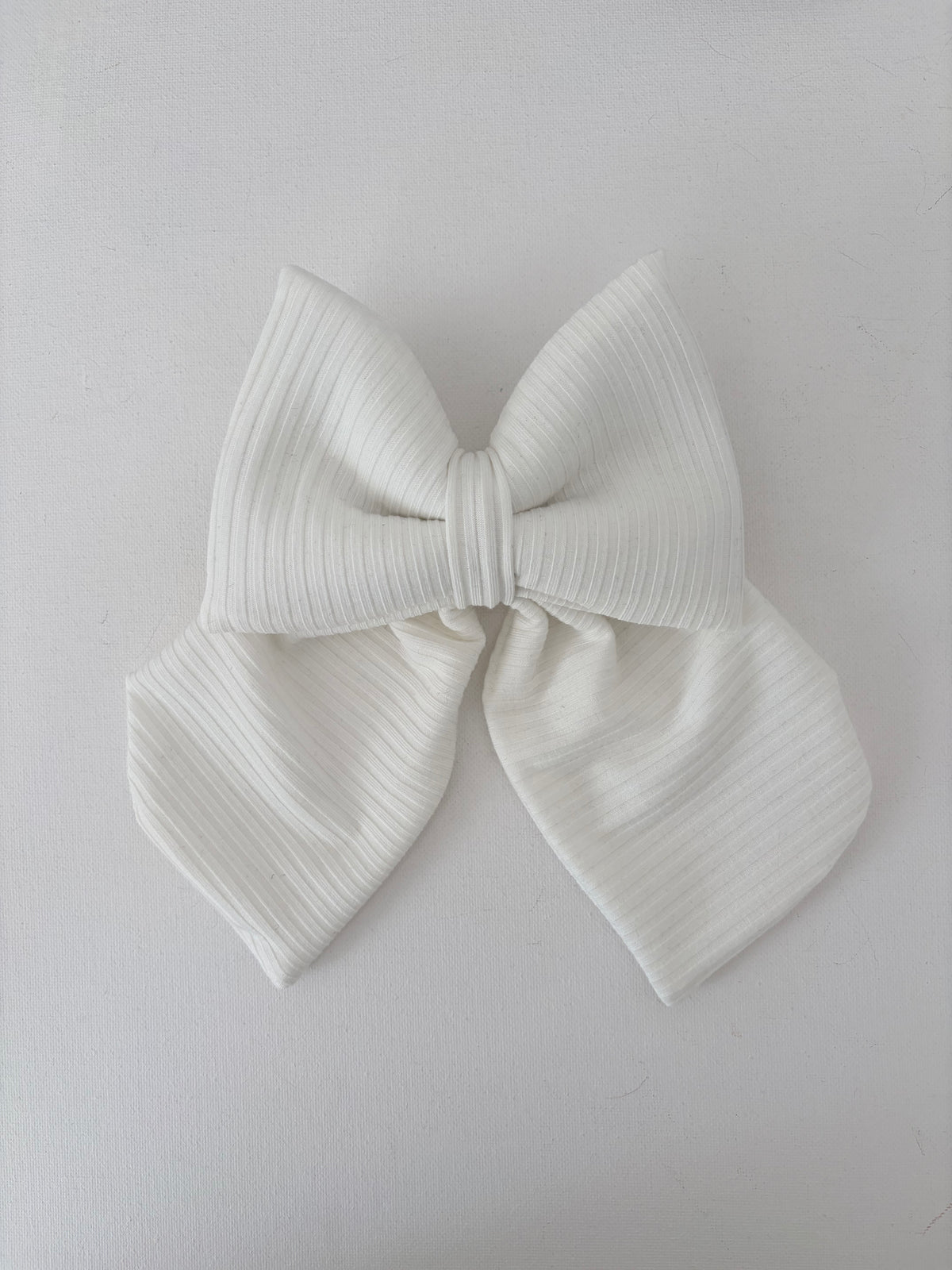 White RIbbed Classic Bow
